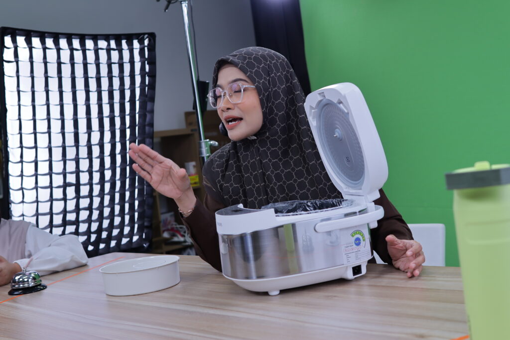 Super Lifestyle Live Creator berhasil dicetak oleh Best MCN Shopee Indonesia, Superstar Agency